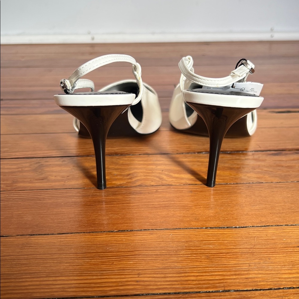 Mango Minomalist Chic White Patent Slingback with Black Heels - EU 40 (NWT) - Picture 6 of 13